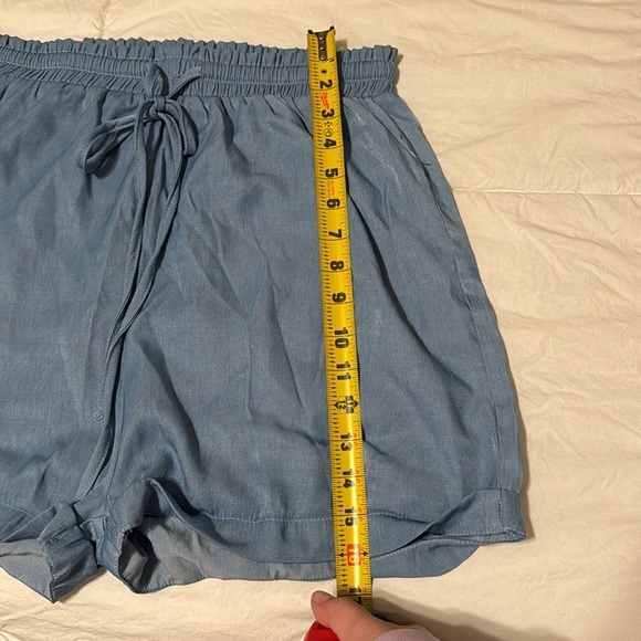 NWT- TOP AND SHORTS BUNDLE - Picture 10 of 15